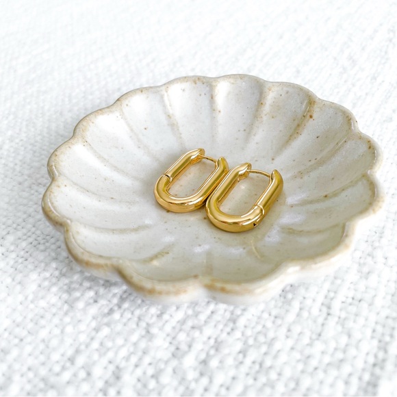 Madewell carabiner hoops. - Picture 6 of 10